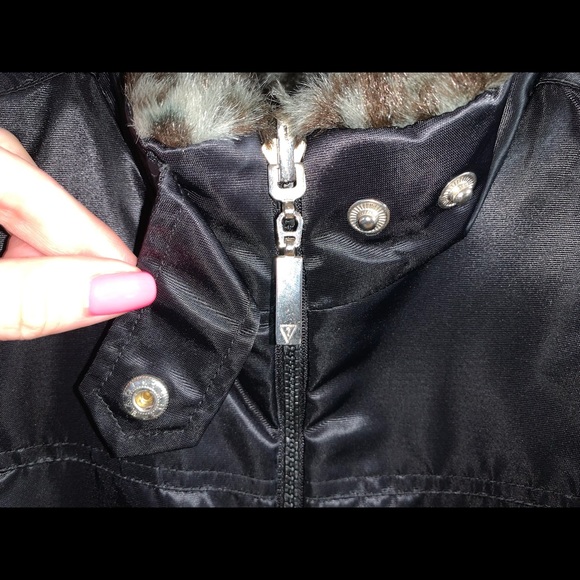 Guess USA Reversible Leopard Print Faux Fur Vest - Picture 7 of 9